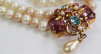 Import Wholes of Costume Jewelry Material