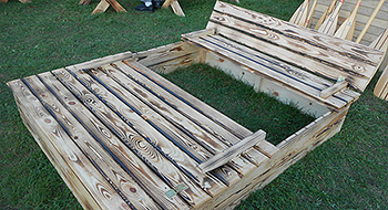 Verkauf von massiven Gartenholzmöbeln und diversen Artikeln aus Holz
