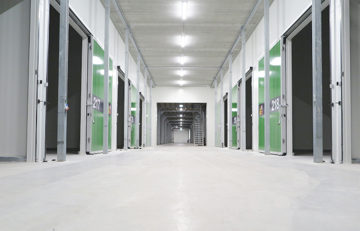 Specialist in the construction and renovation of cold storage and freezer units and other conditioned spaces